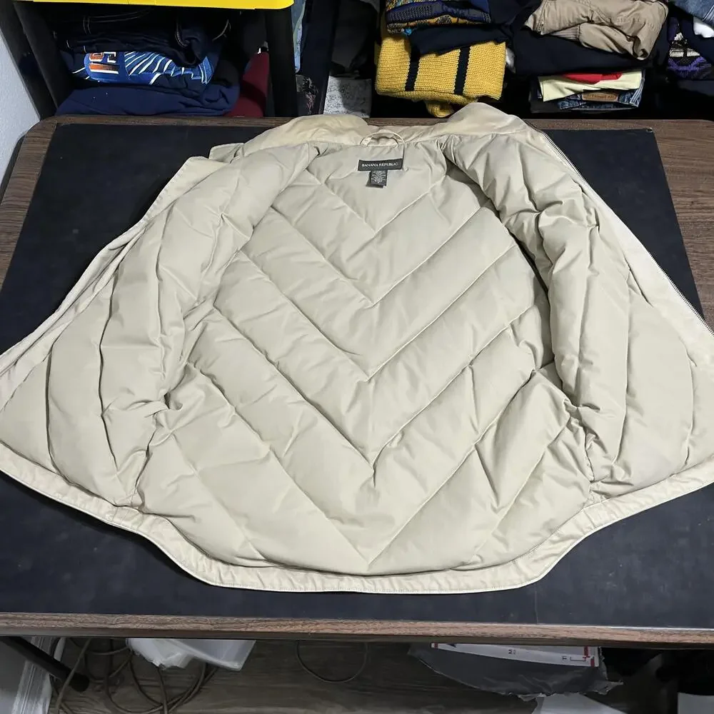 Banana Republic brand banana